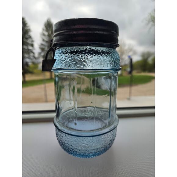 Tender Heart Treasures Corn flower Blue Glass Jar with Lid THT 2004 1 - Picture 1 of 10